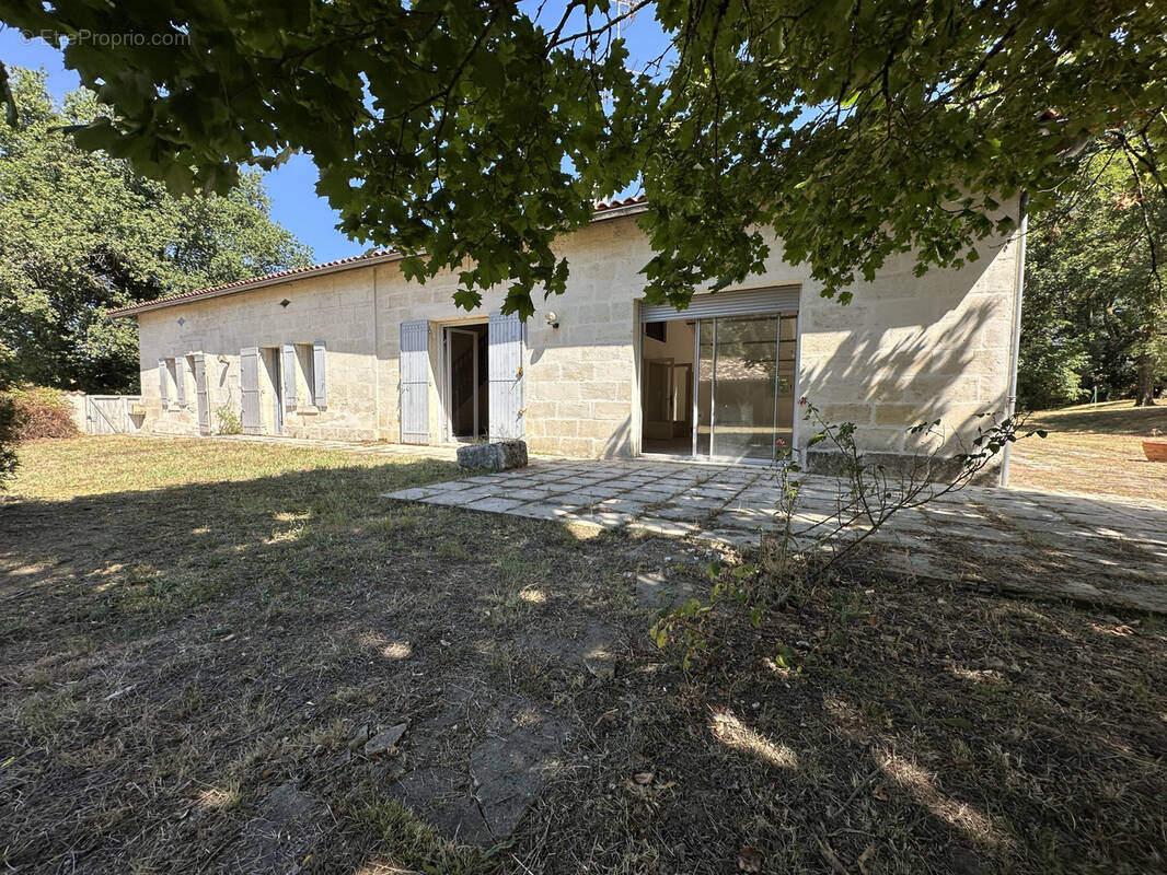 Maison à LA ROCHE-CHALAIS