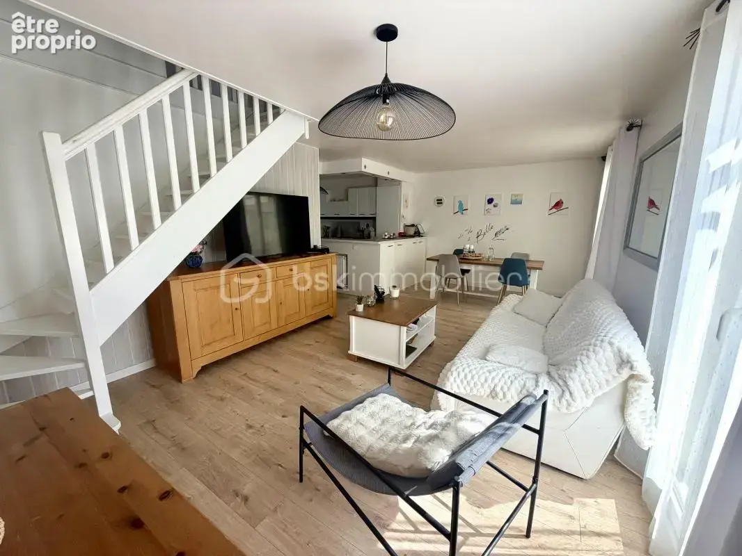 Maison familiale T6 104m2 au cœur du Bourg - photo 2