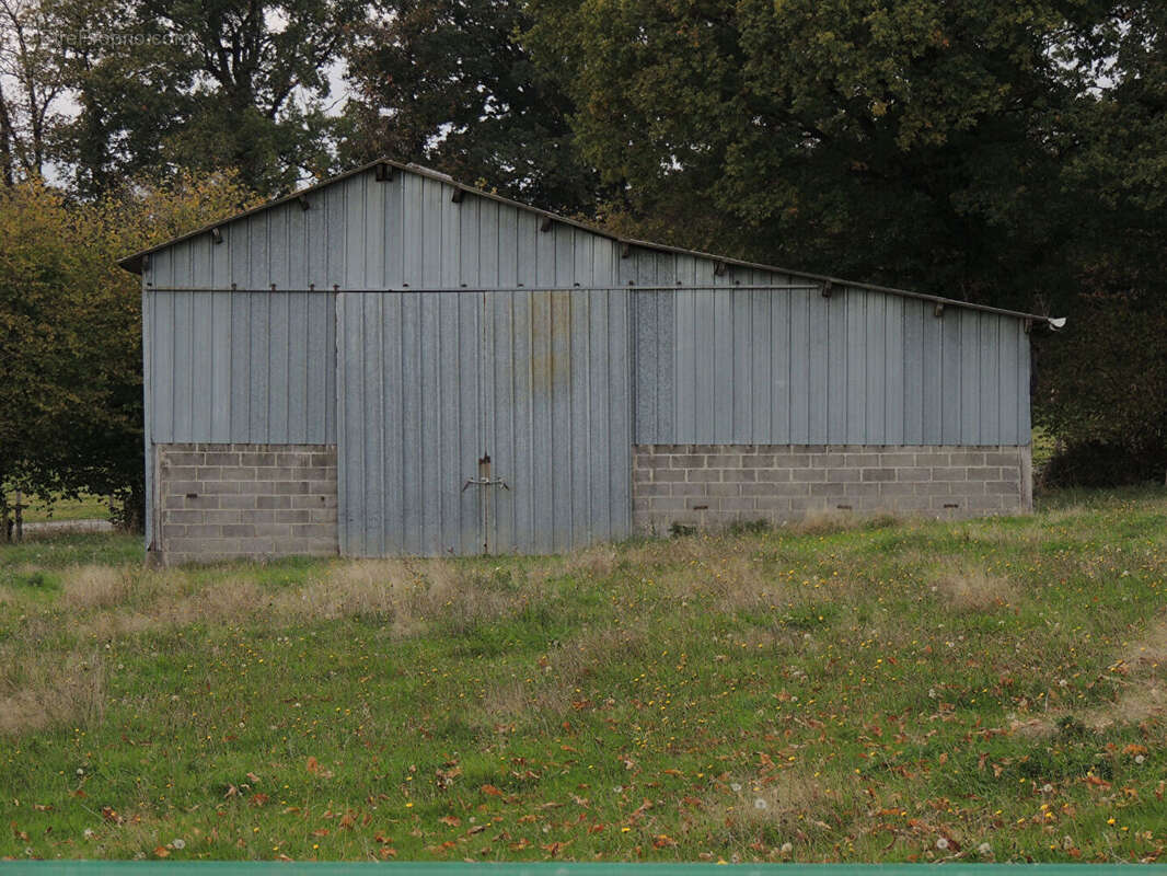 Maison à SAINT-DENIS-DE-GASTINES