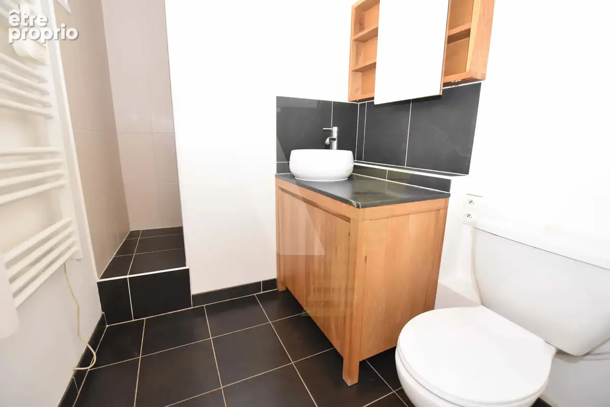 Appartement t3 en centre-ville - photo 2