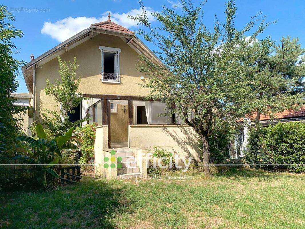 Maison à VILLECRESNES