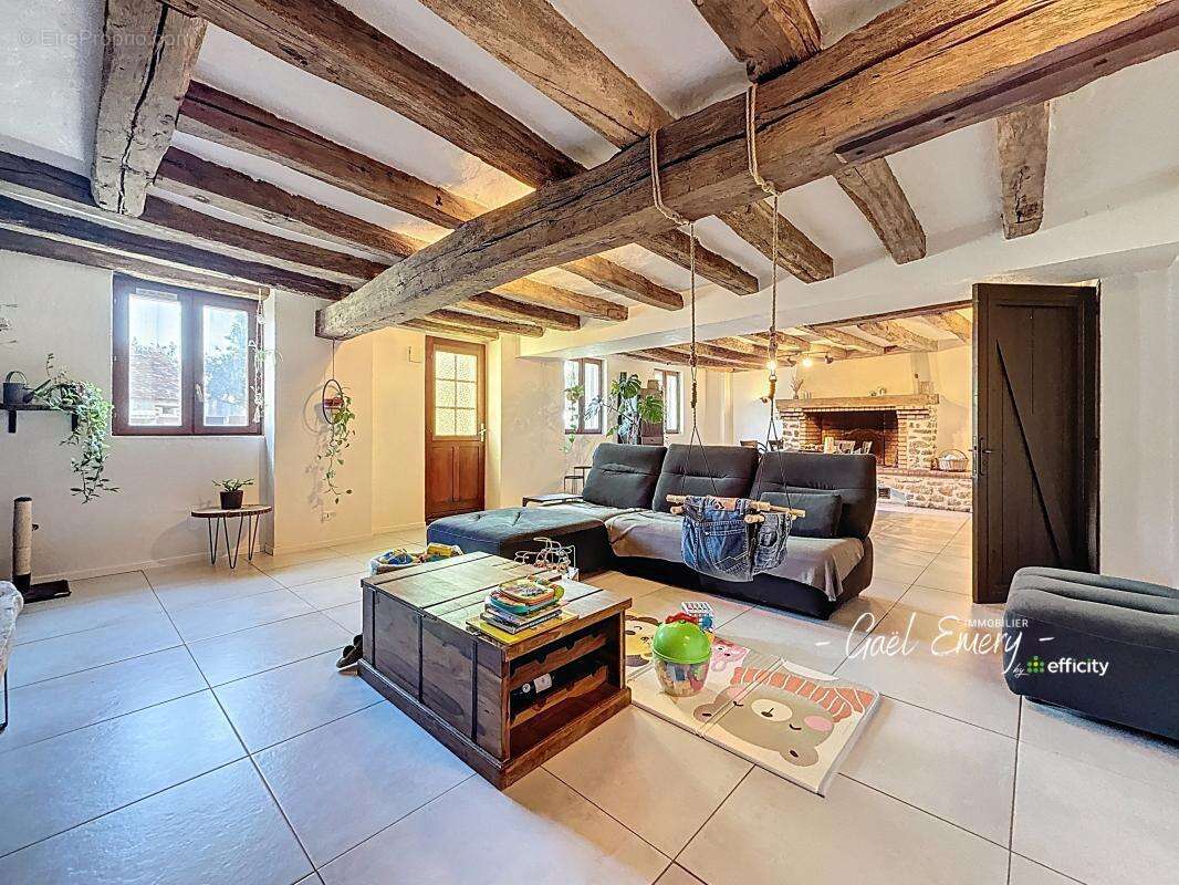 Maison à LE BREIL-SUR-MERIZE