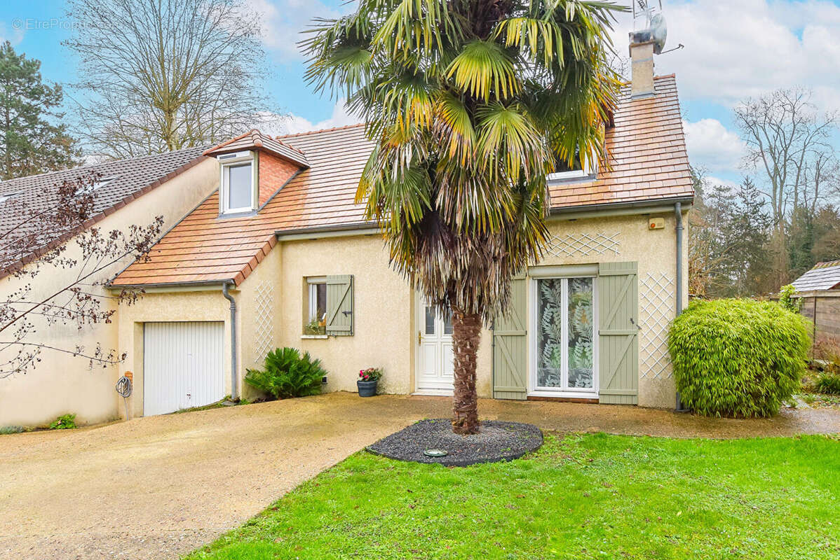 Maison à CHAUMES-EN-BRIE