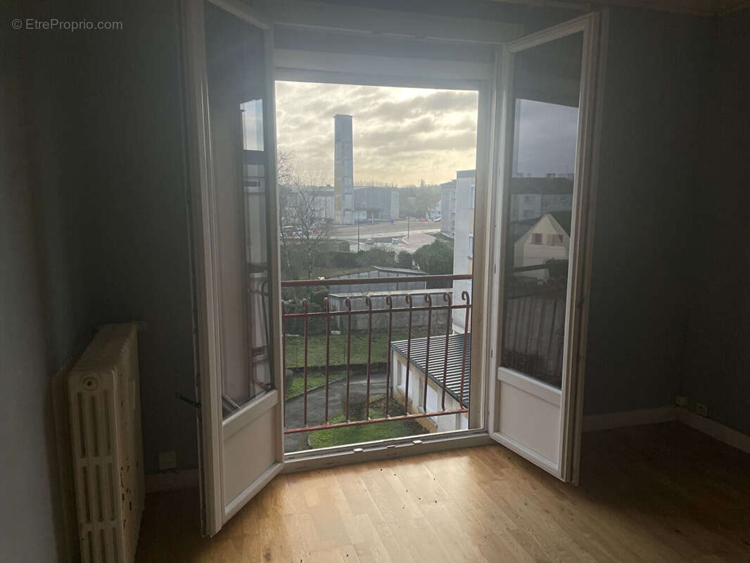 À vendre : Appartement de 3 pièces à Rethel - photo 2