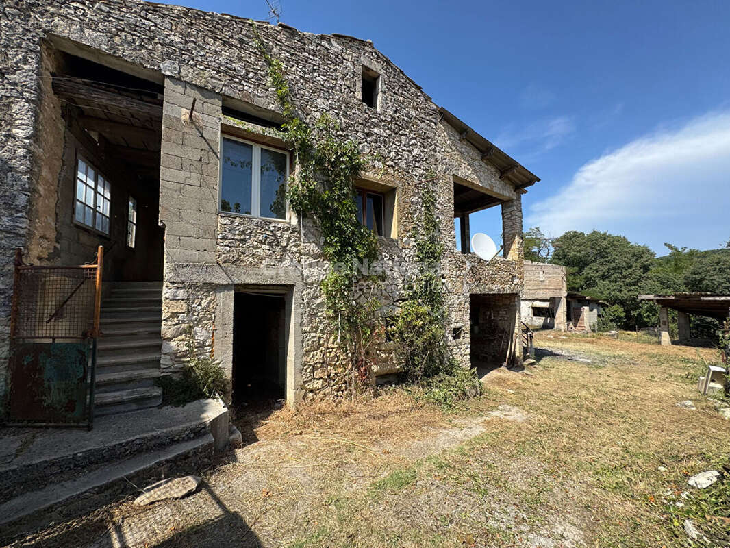 Maison de village en pierre au calme avec vue sur la campagne - photo 2