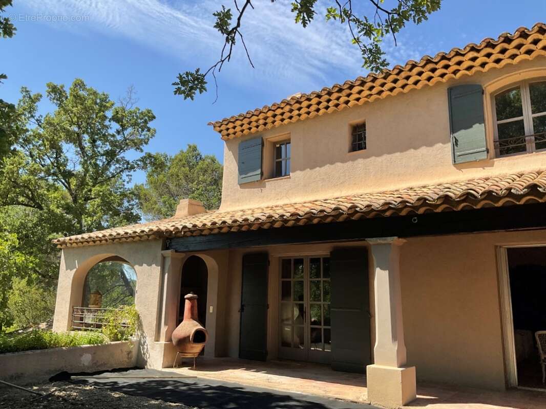 Proprieté  à 20 mns d'Aix en Provence sur la commune de Rognes  380m2 avec 8 chambres - photo 29