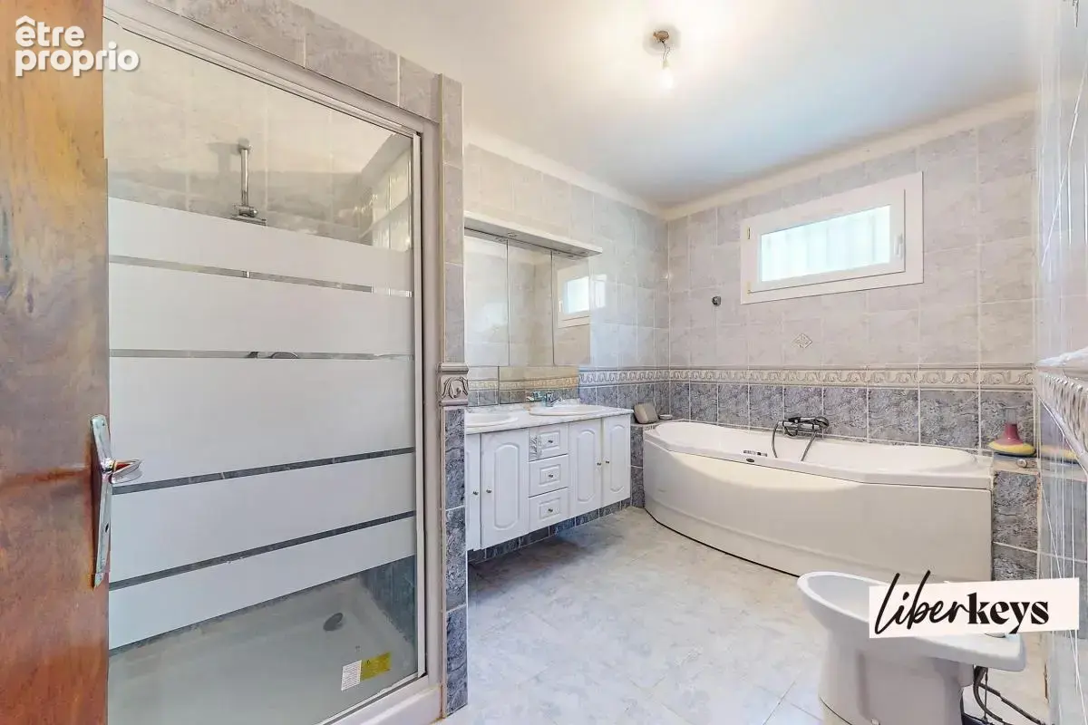 Maison familiale vue sur l'étang, 4 chambres, piscine - photo 12