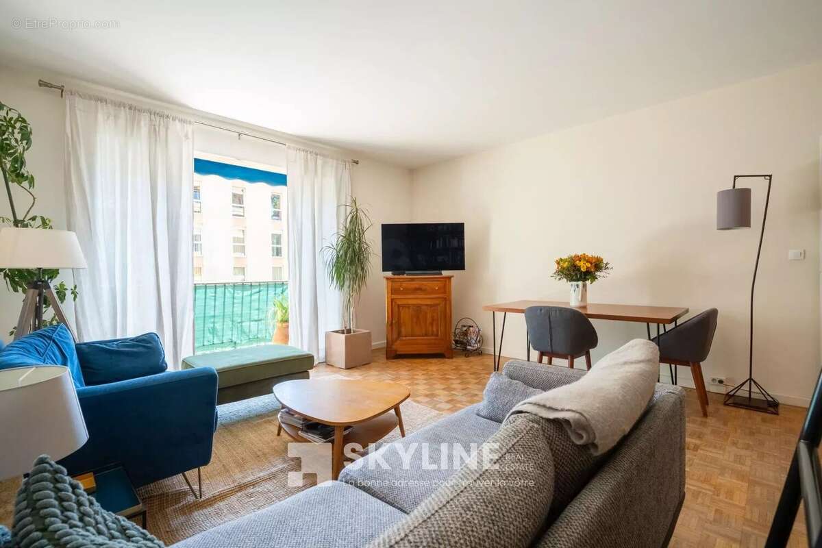 Appartement à MARSEILLE-5E