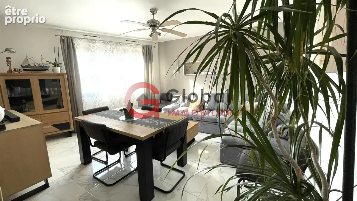 Appartement à MEZE
