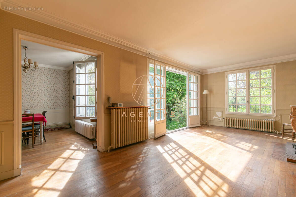 Maison à SAINT-MAUR-DES-FOSSES