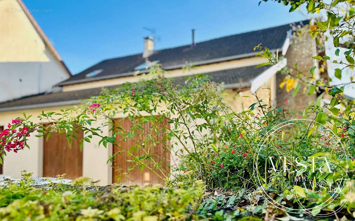 Maison 240 m² à Dole  - photo 3