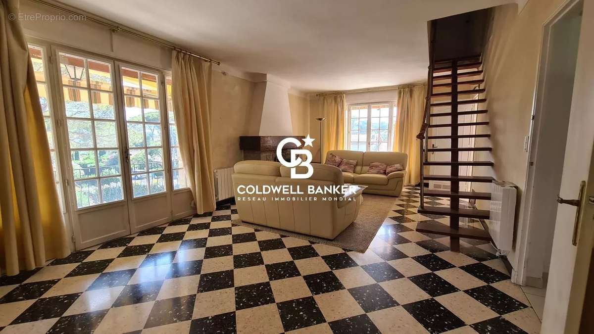 Maison à SAINT-RAPHAEL