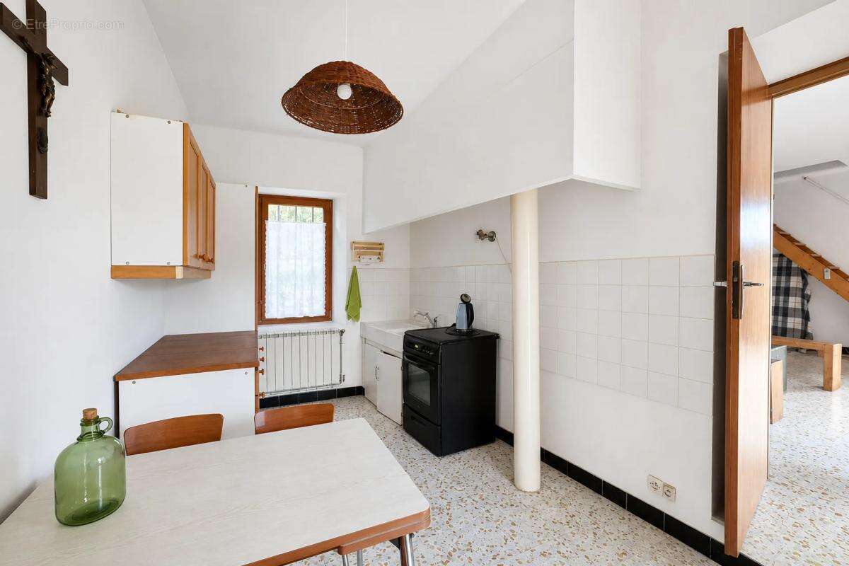 Maison individuelle à Sabran, 5 pièces, charme d'époque - photo 5
