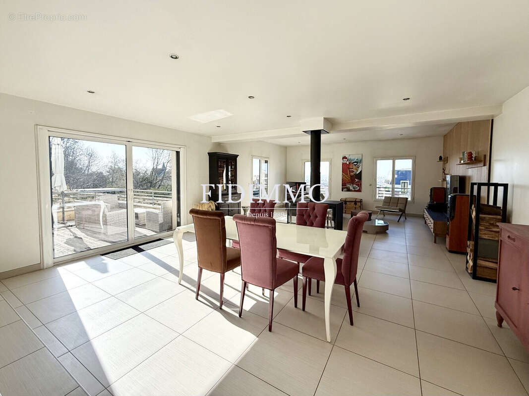 Maison à CHENNEVIERES-SUR-MARNE