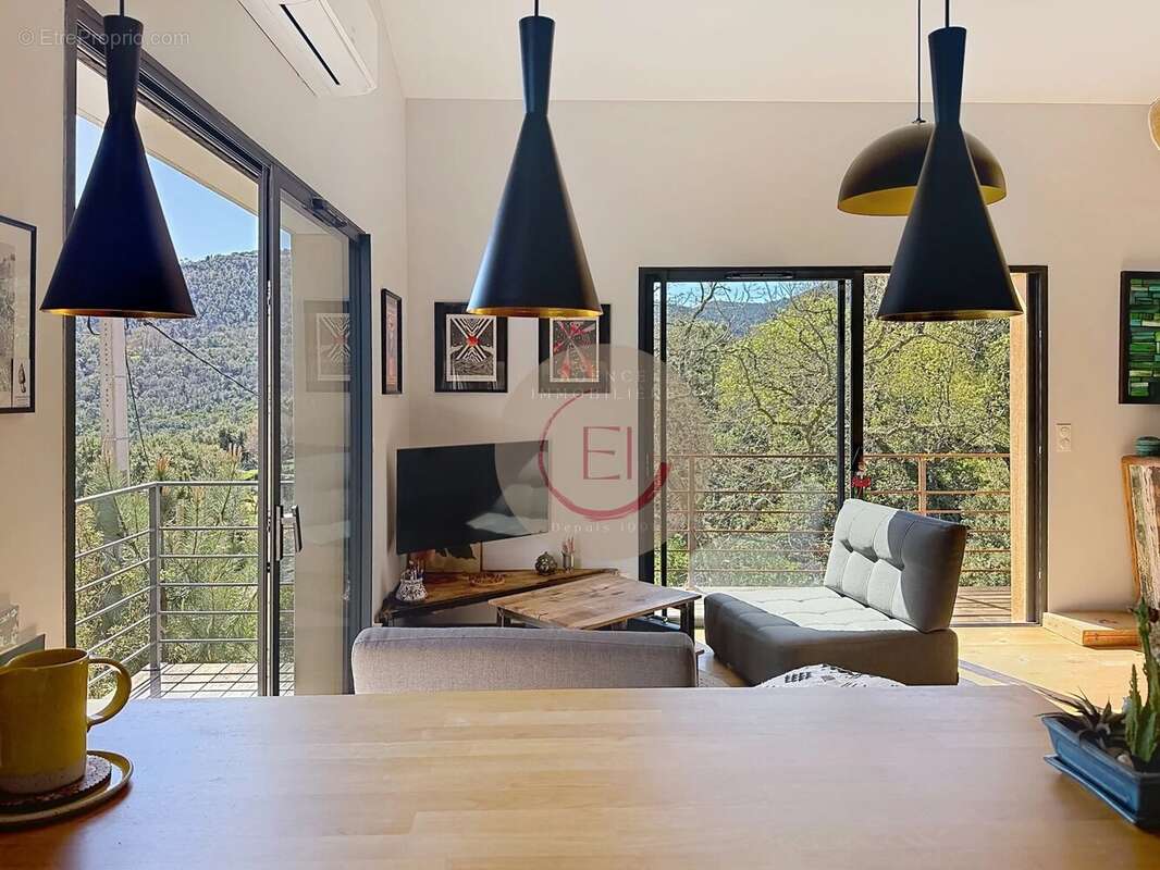 Maison à LES ADRETS-DE-L'ESTEREL