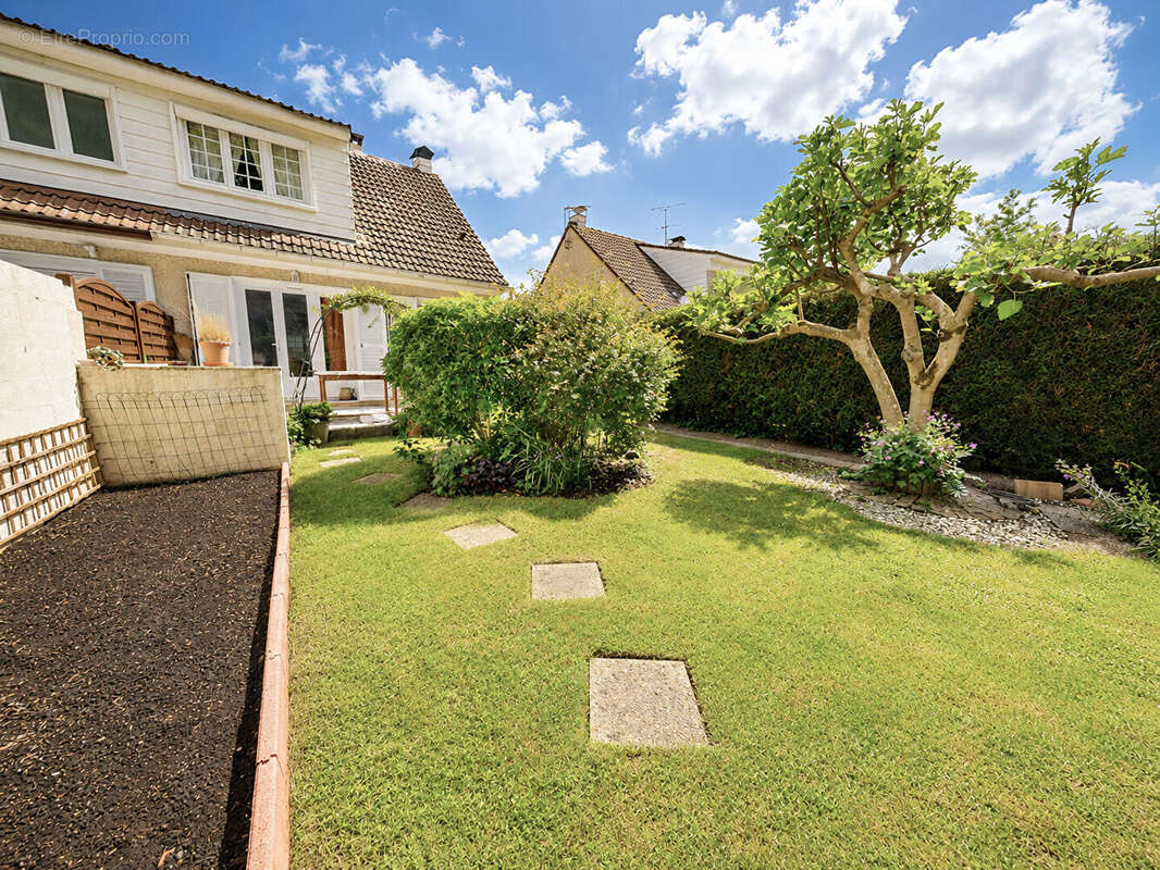 Maison à ROISSY-EN-BRIE