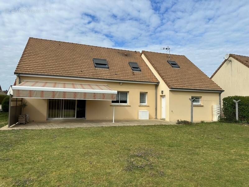 Maison à MONCE-EN-BELIN