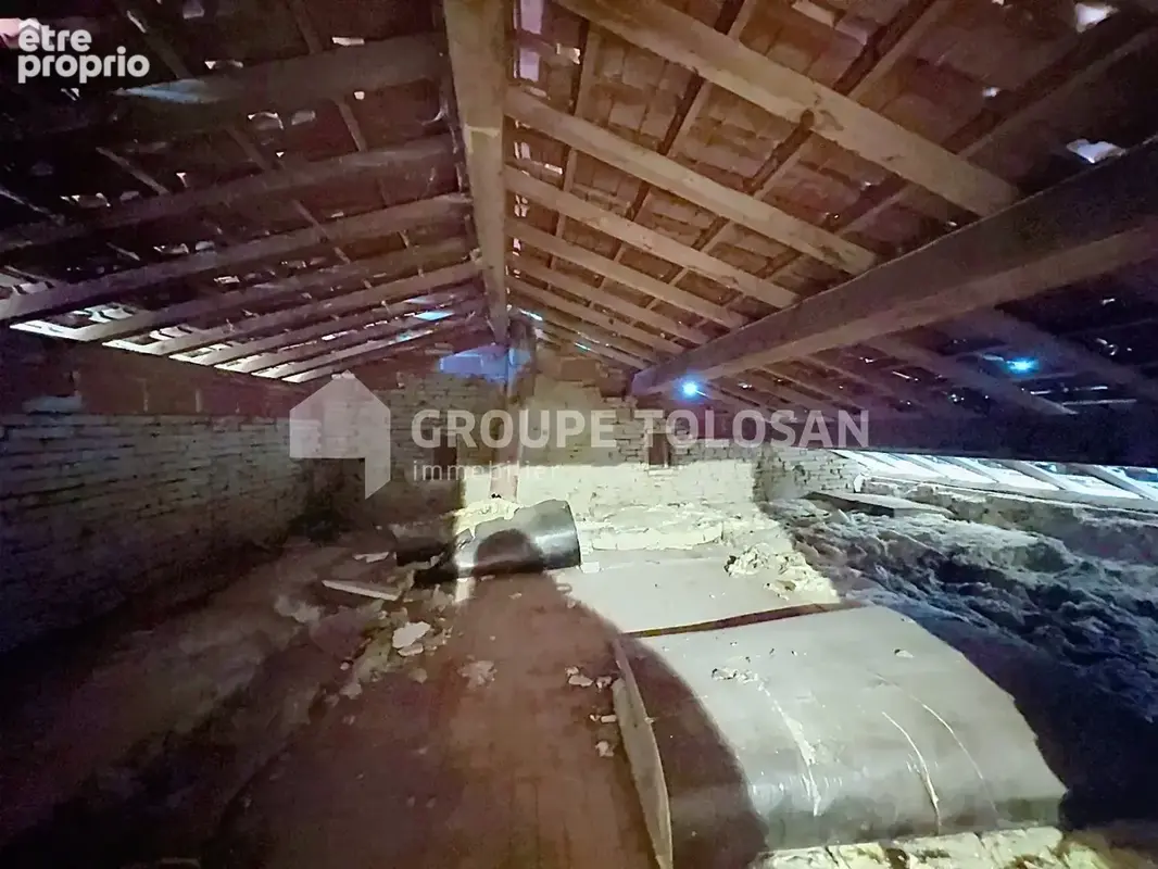 EXCLUSIVITE - T4 de 110 m2 avec garage et combles 55 m2 sur un terrain de 774 m2 - photo 9