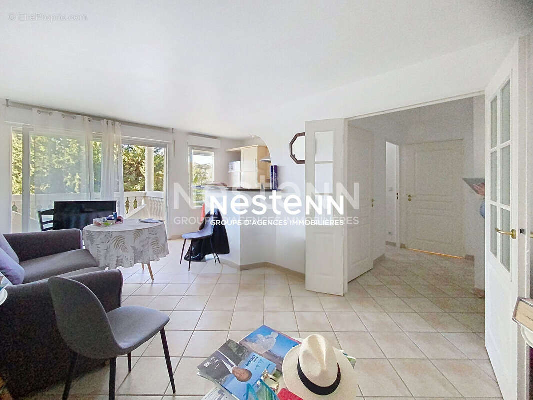 Appartement à VALLAURIS