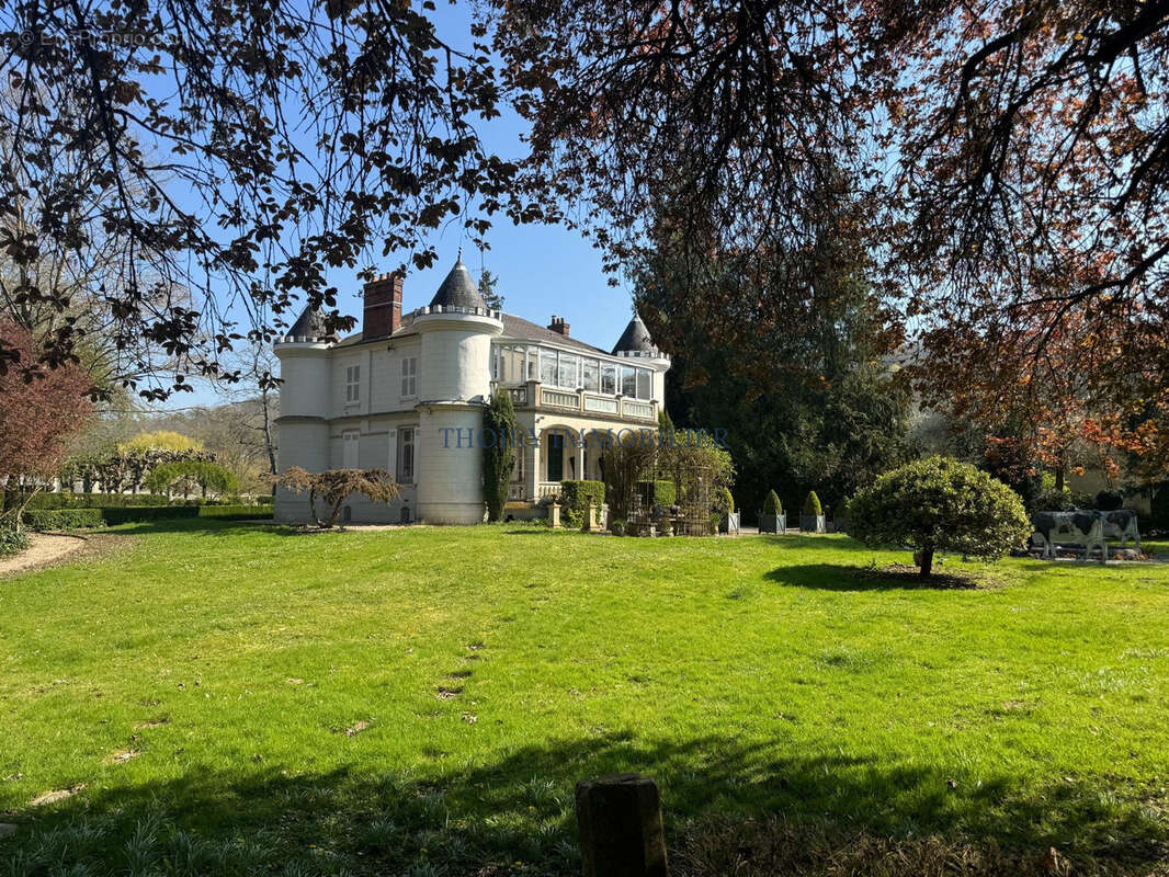 Maison à AUFFREVILLE-BRASSEUIL