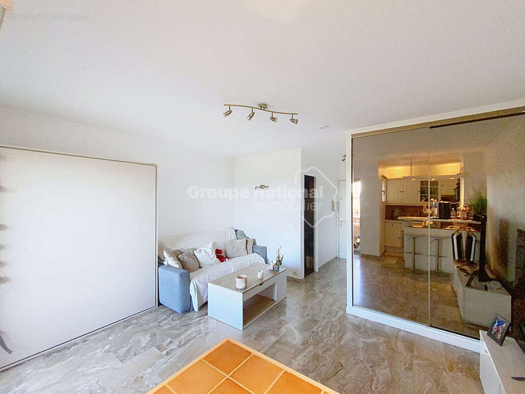 Appartement à MANDELIEU-LA-NAPOULE