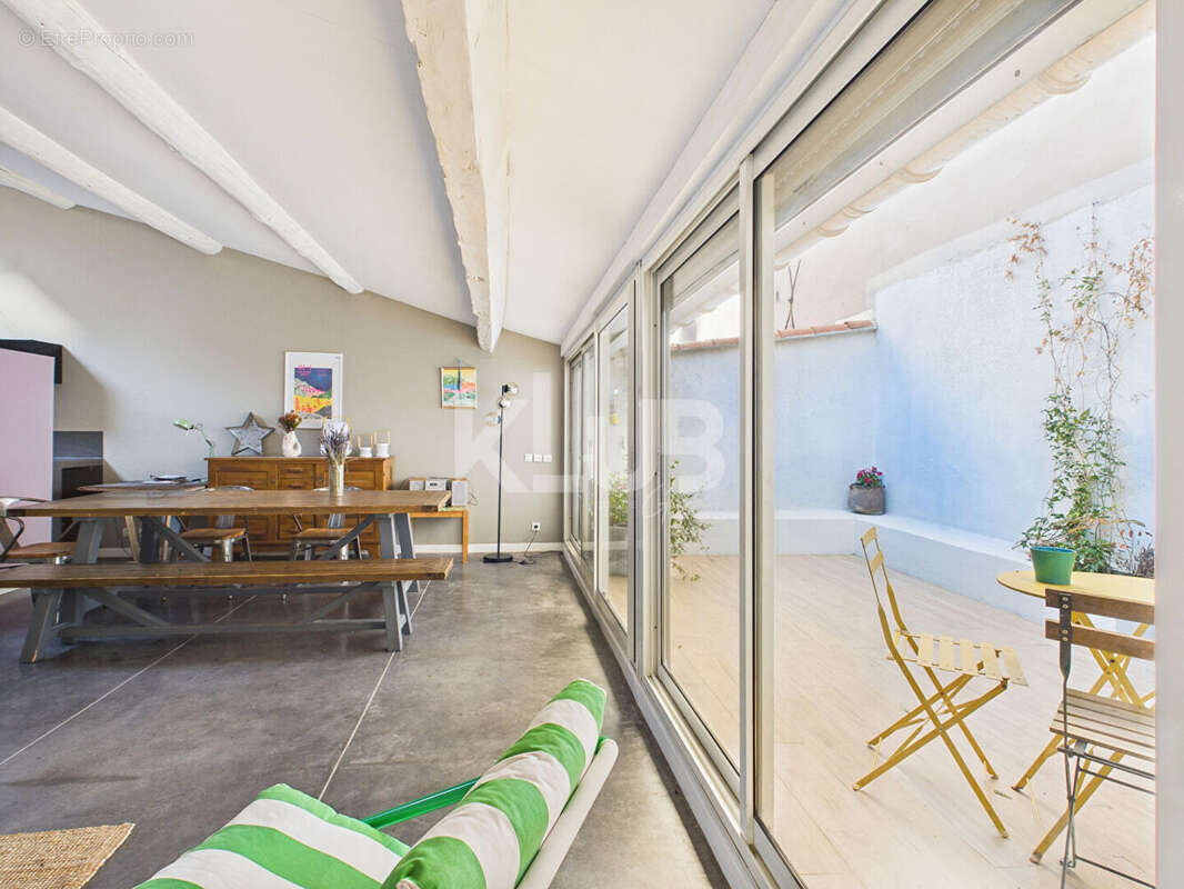 Appartement à MARSEILLE-6E