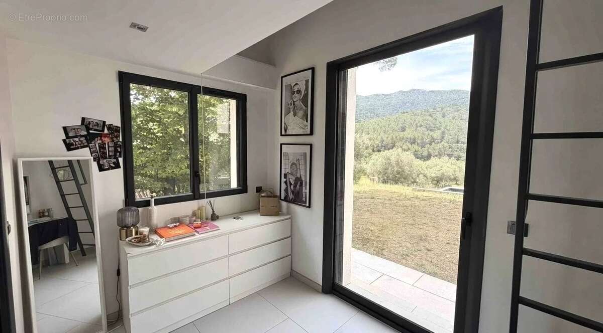 Maison 174 m² à Aix-En-Provence  - photo 9