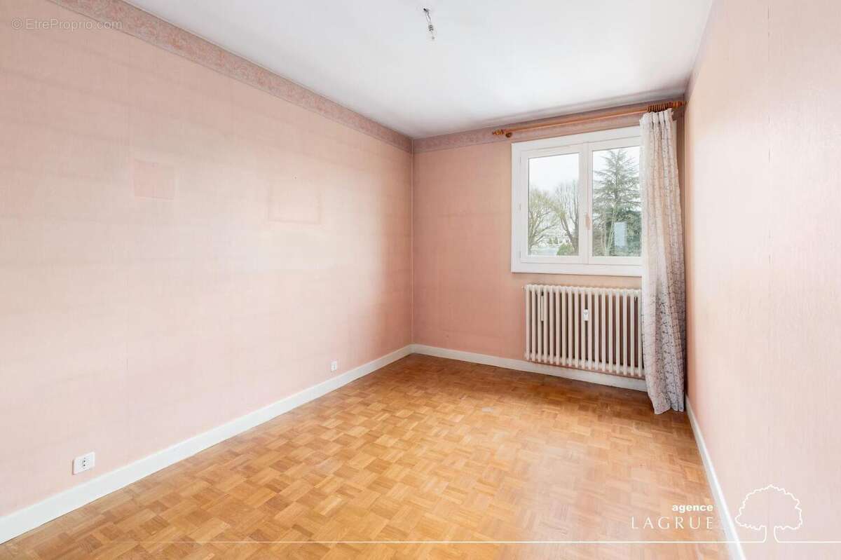   - Appartement à NEUVY