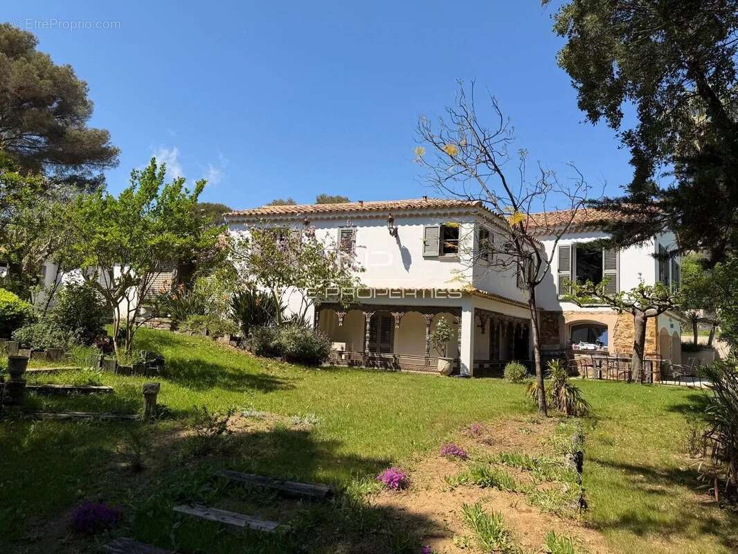 Sainte-Maxime, villa à 100 mètres d'une petite plage - photo 17