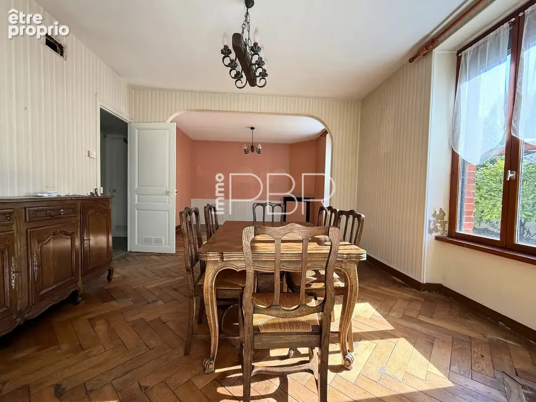 Maison ancienne T5 avec dépendances et garages - photo 6