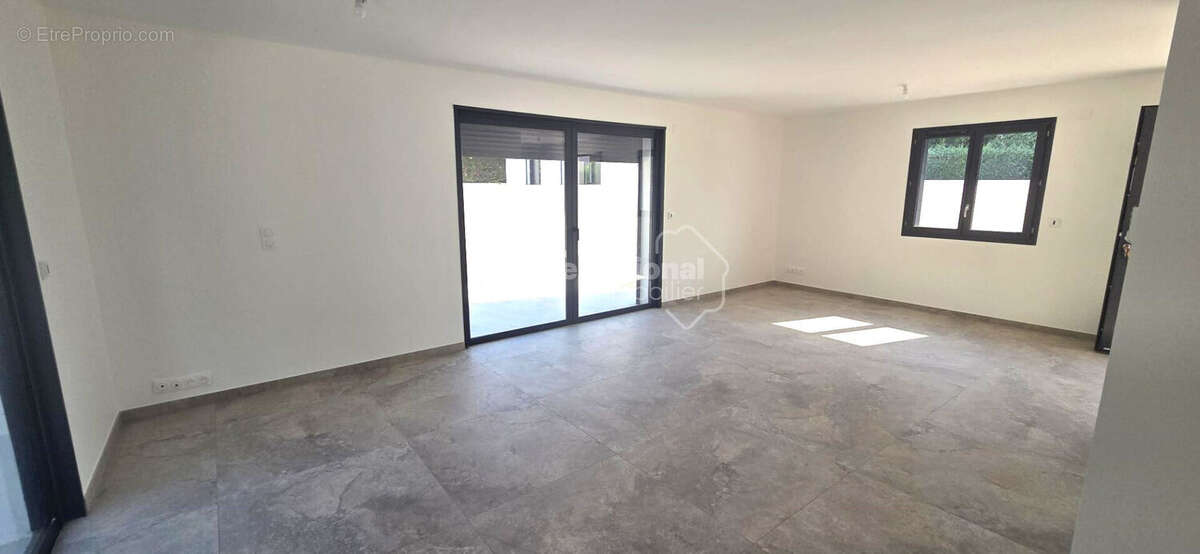 LE ROVE ! VILLA NEUVE de type 4 de 100 m² sur 426 m² de terrain avec terrasse et sous-sol de  50 m² - photo 3