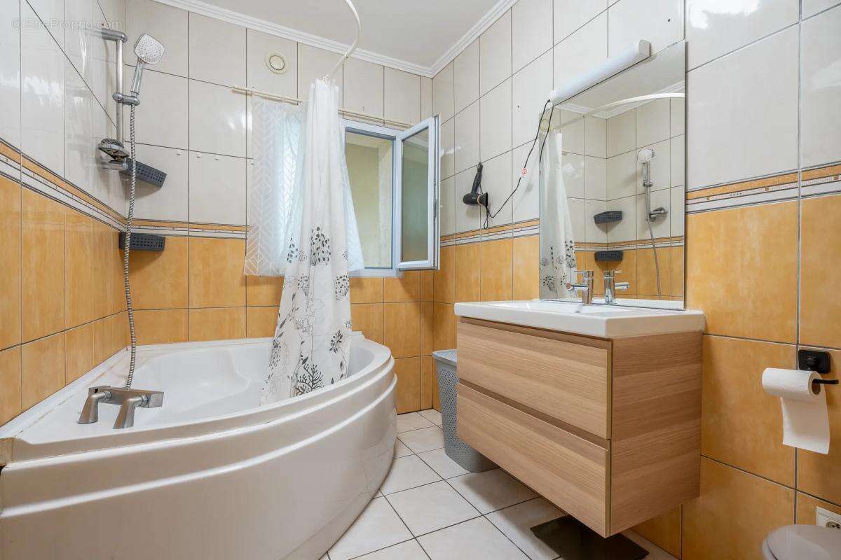 Maison à LE BLANC-MESNIL