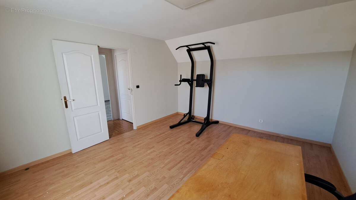 Maison à THORIGNY-SUR-OREUSE