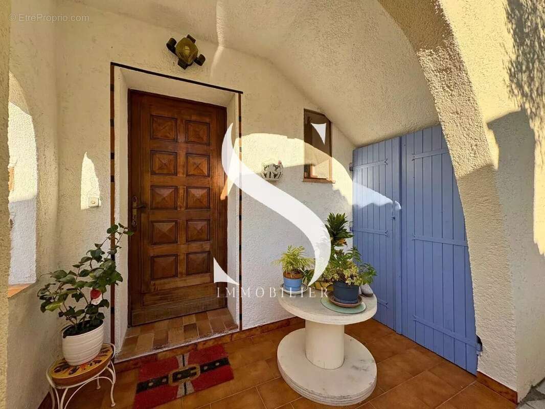 Maison à VALLAURIS