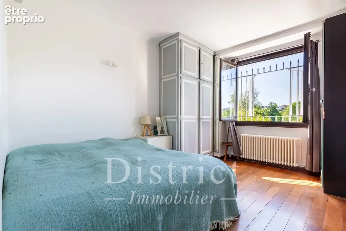 Belle propriété sur les bords de Marne. Maison de 432 m² sur 917 m² de terrain. - photo 17