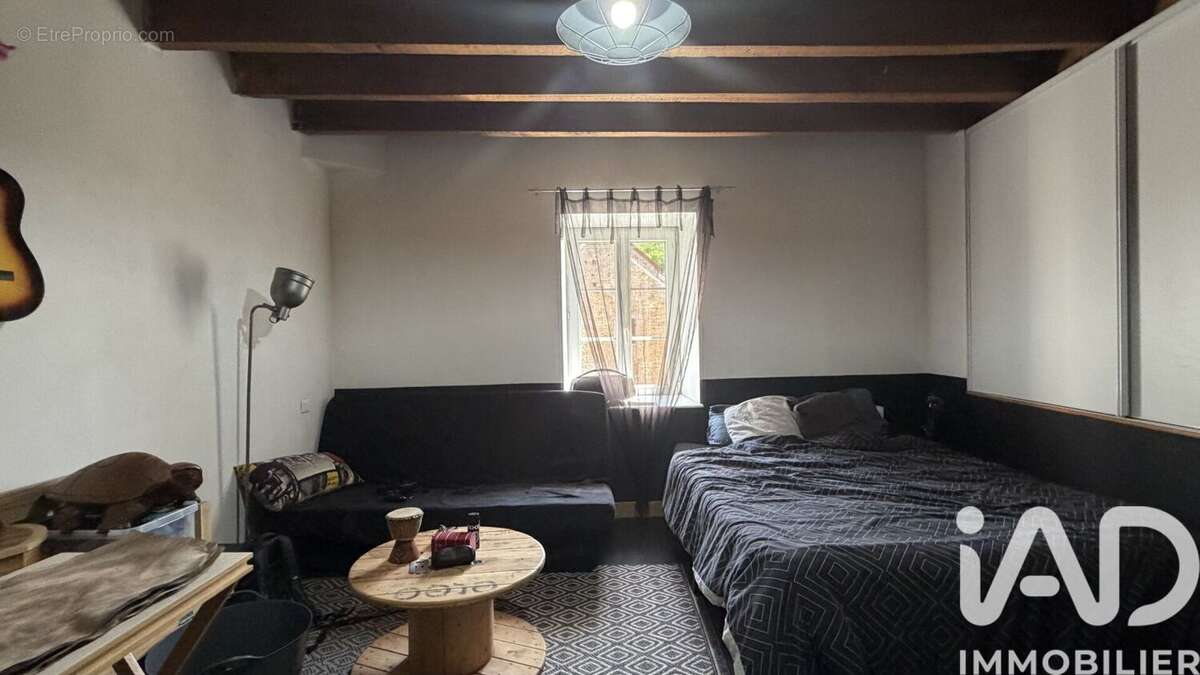 Maison 228 m² à Saint-Sernin-Du-Plain  - photo 9