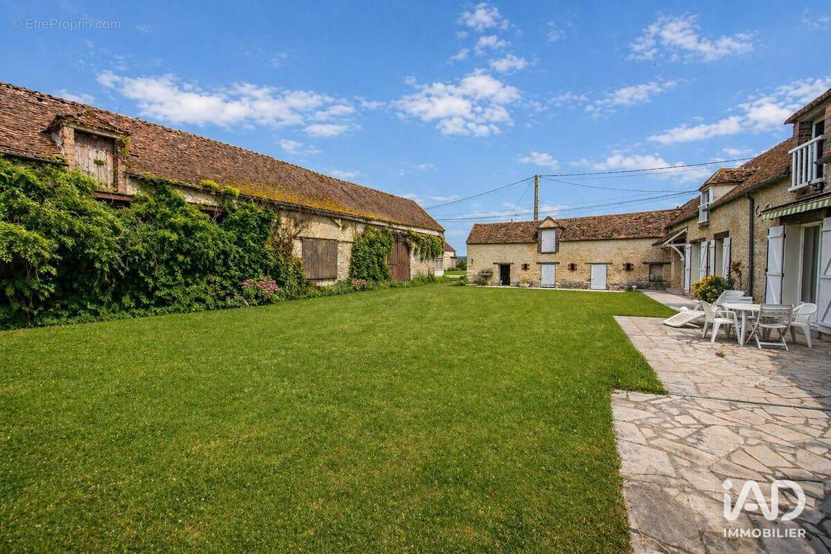 Photo 1 - Maison à CHATEAU-LANDON