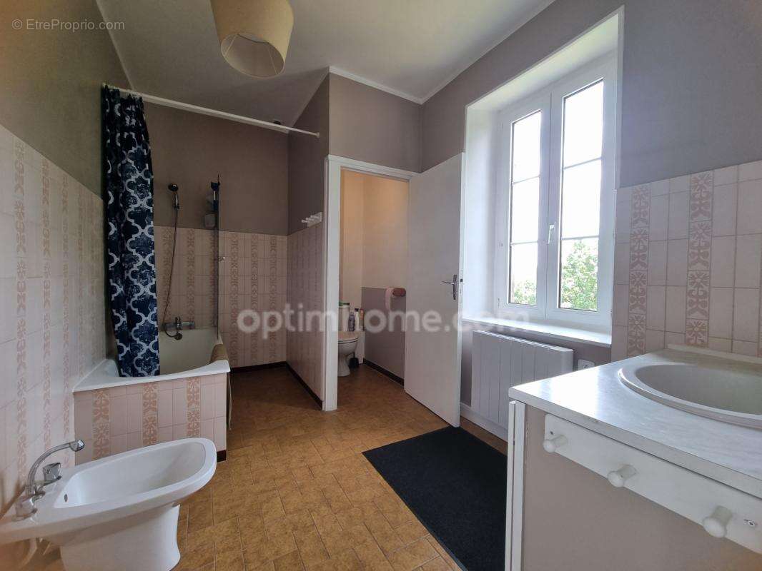 Maison en pierre - 4 pièces - 110m² - A proximité immédiate de l'axe Tinchebray / Flers - photo 7