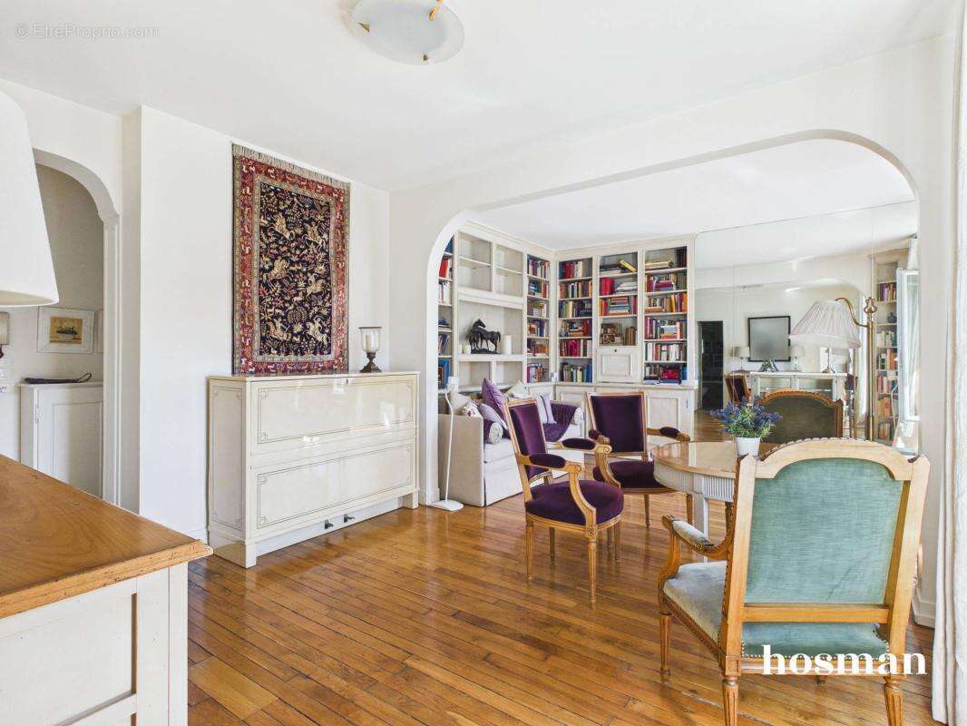 Appartement à PARIS-16E