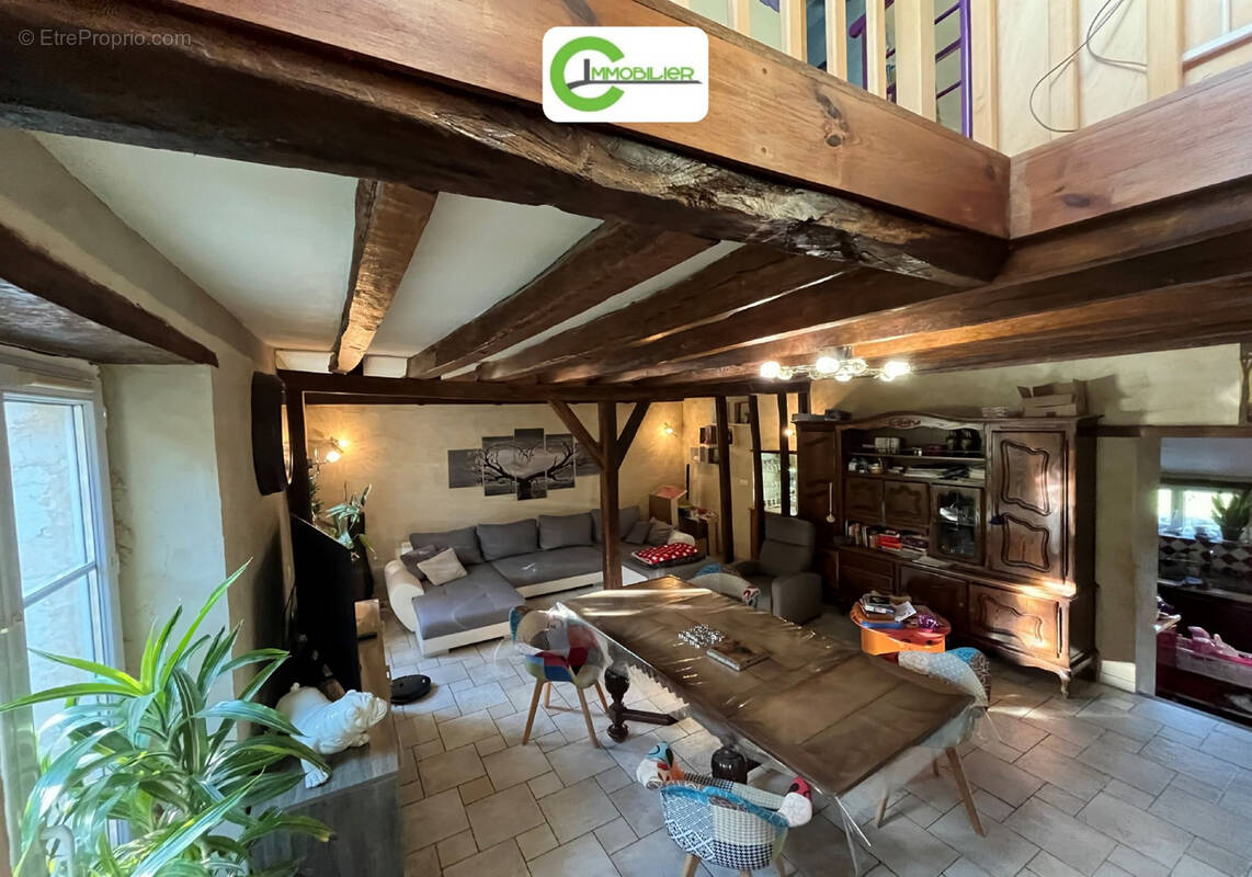 Maison à VILLAINES-LA-GONAIS