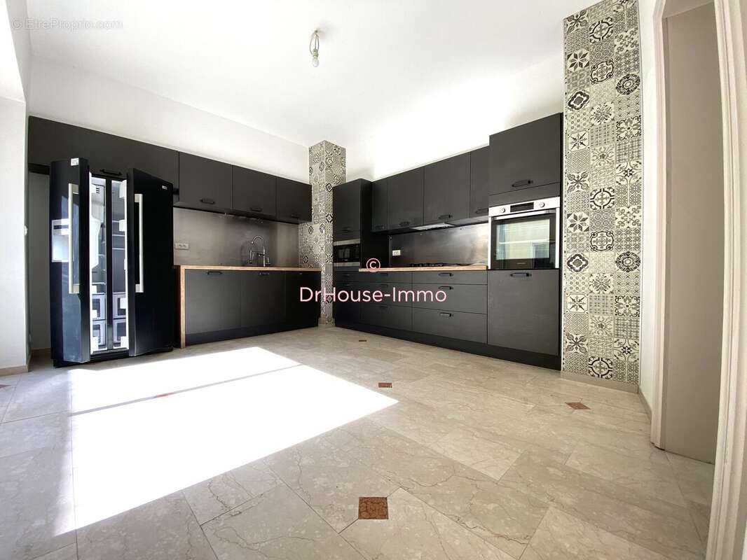 Maison à SAINT-LAURENT-D'AIGOUZE