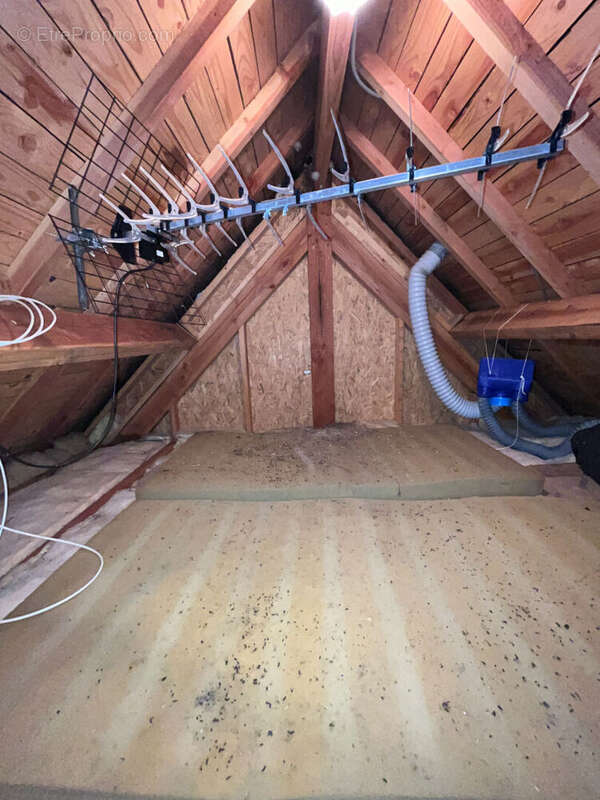 Maison à SAINT-GENES-CHAMPESPE