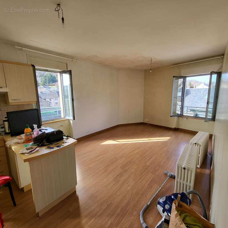 Appartement à RIOM-ES-MONTAGNES