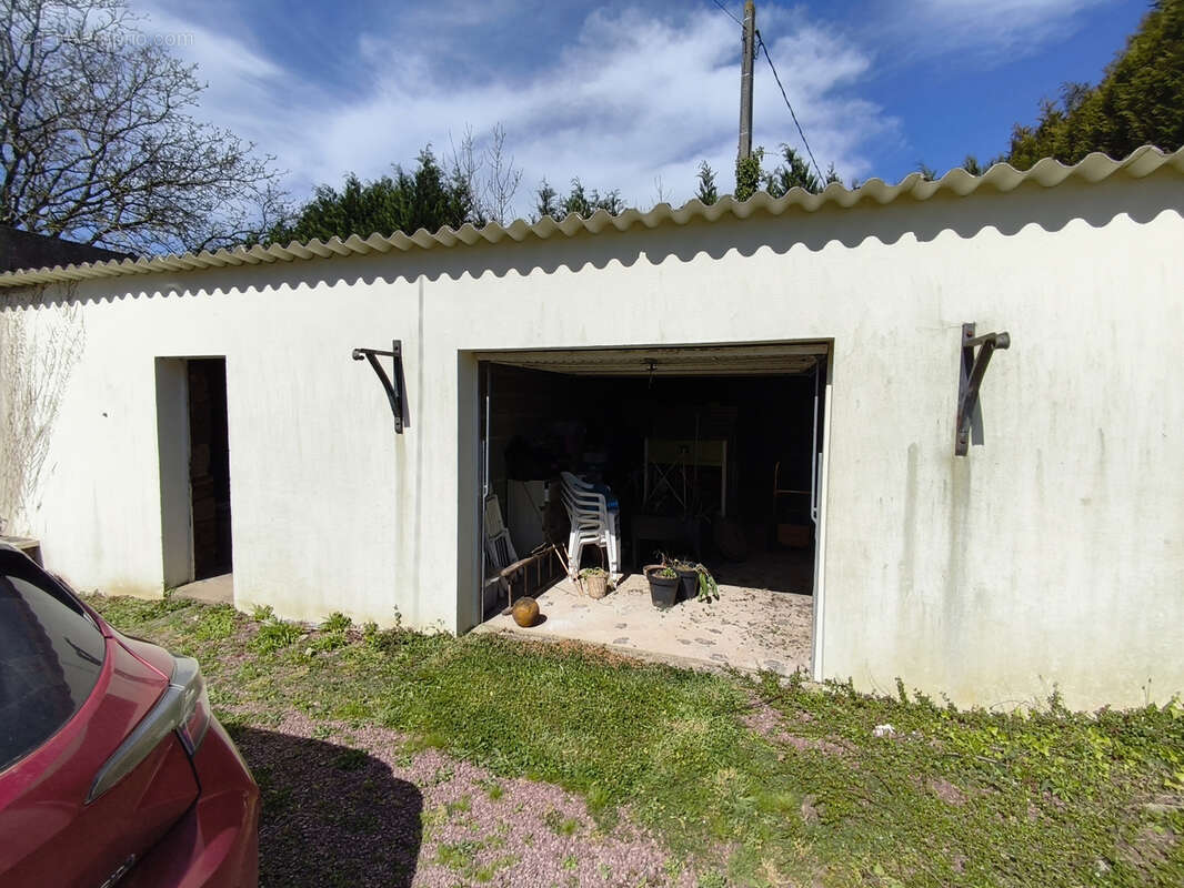 Maison à SAINT-DENIS-LE-GAST