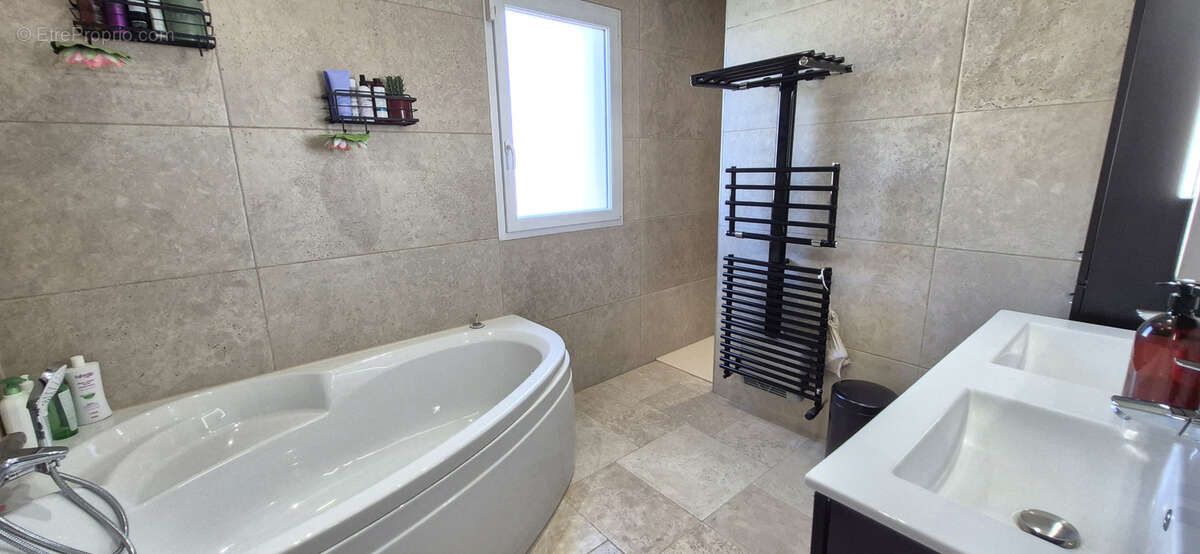 Maison 5 chambres avec vie de plain pied - photo 11
