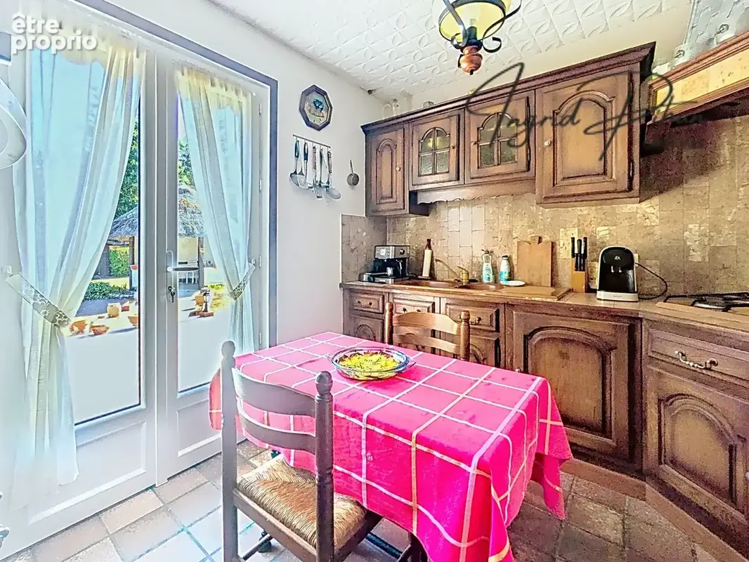 Belle maison familiale 7 pièces – 2400 m² de terrain – Garage - NOGENT SUR VERNISSON (45) - photo 9