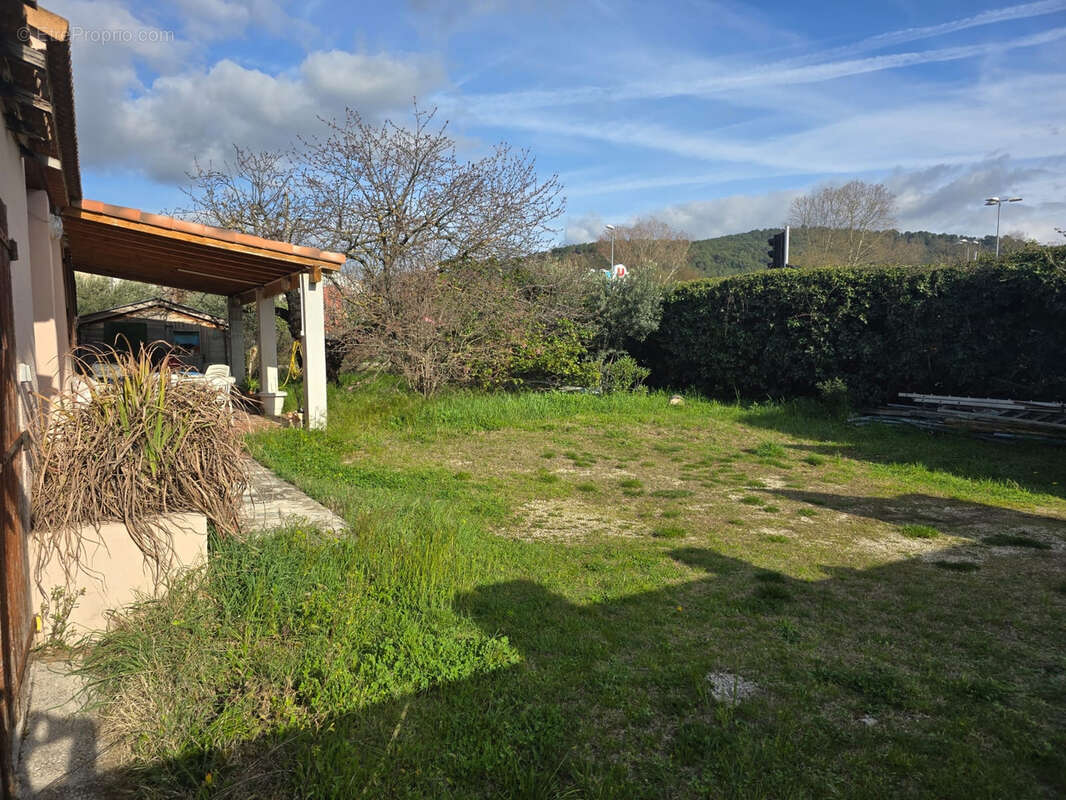 Maison à SAINT-ZACHARIE