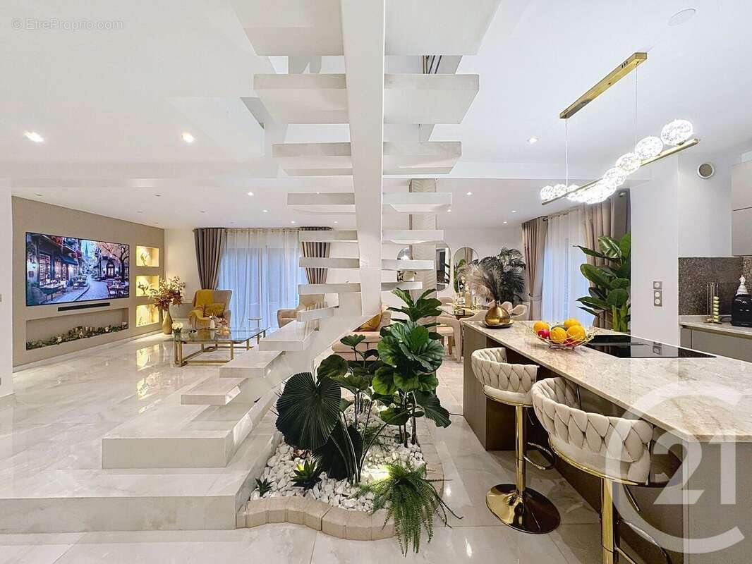 Photo 2 - Maison à THIAIS