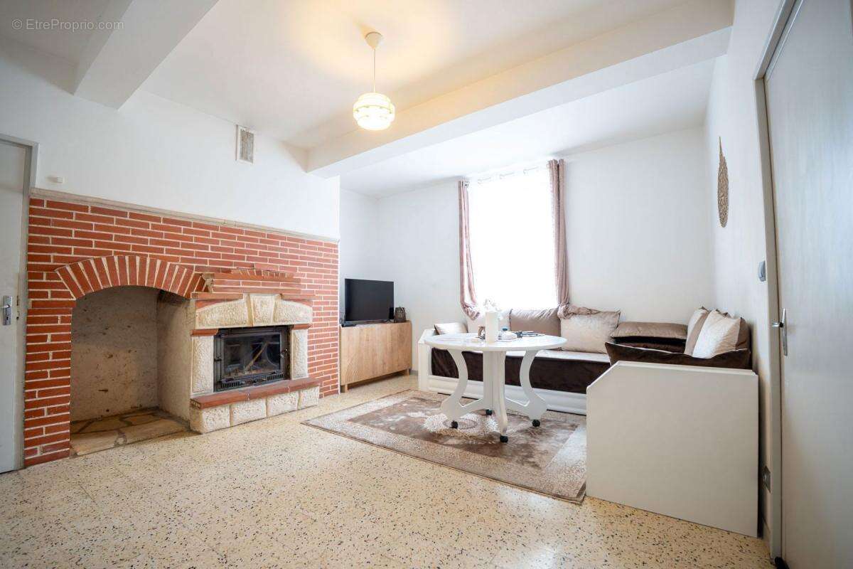 Maison à POMPIGNAN