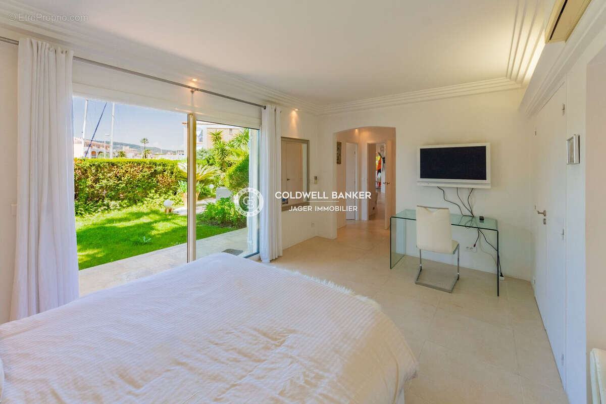 Appartement à COGOLIN